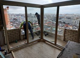 Монтаж угловой конструкции на 22-ом этаже в ЖК Триумф