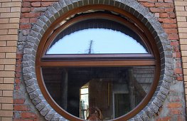 Круглое окно, в Краснодаре на ул. Гоголя. tab